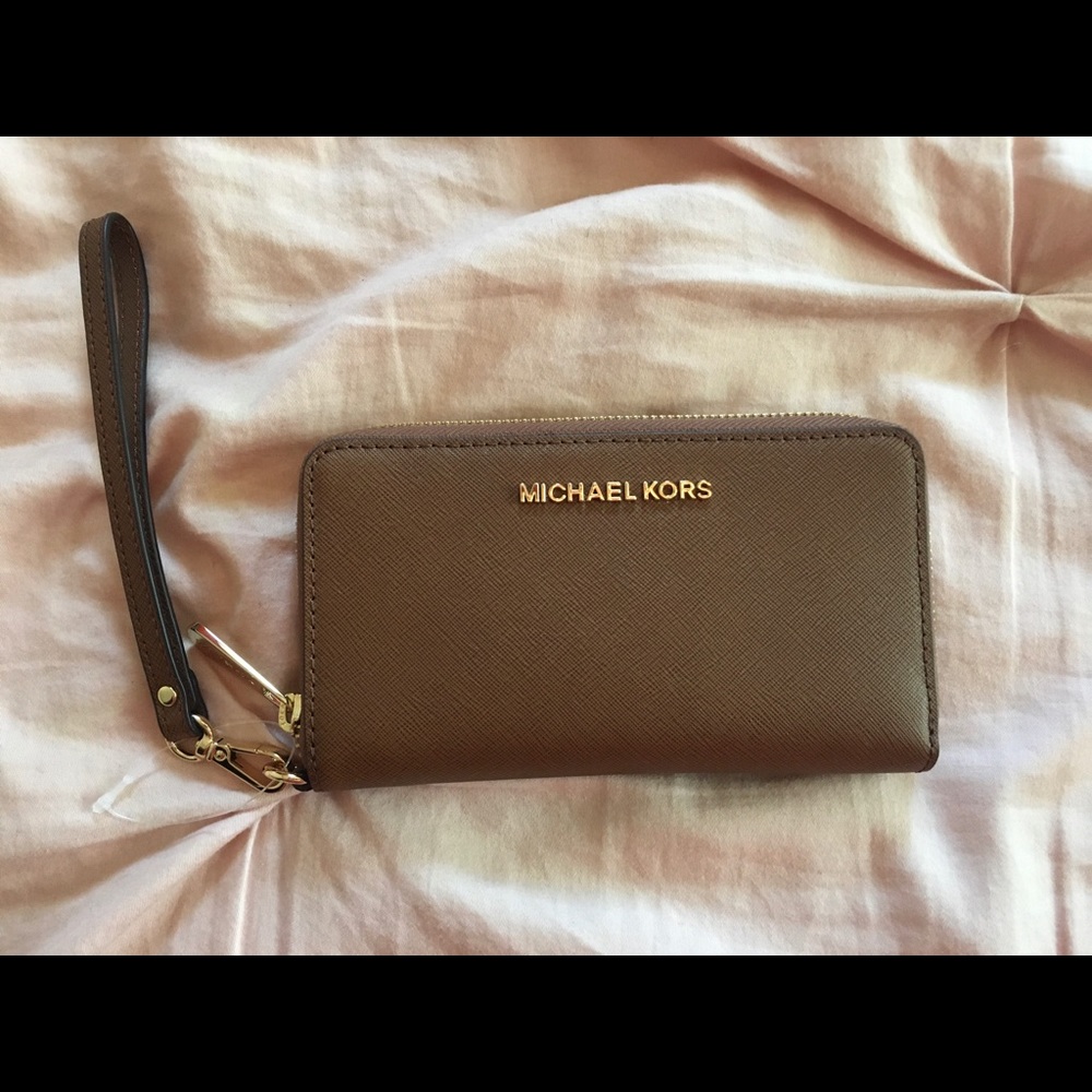 Michael Kors Smartphone Wristlet